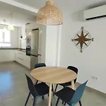 La Fontanilla Place